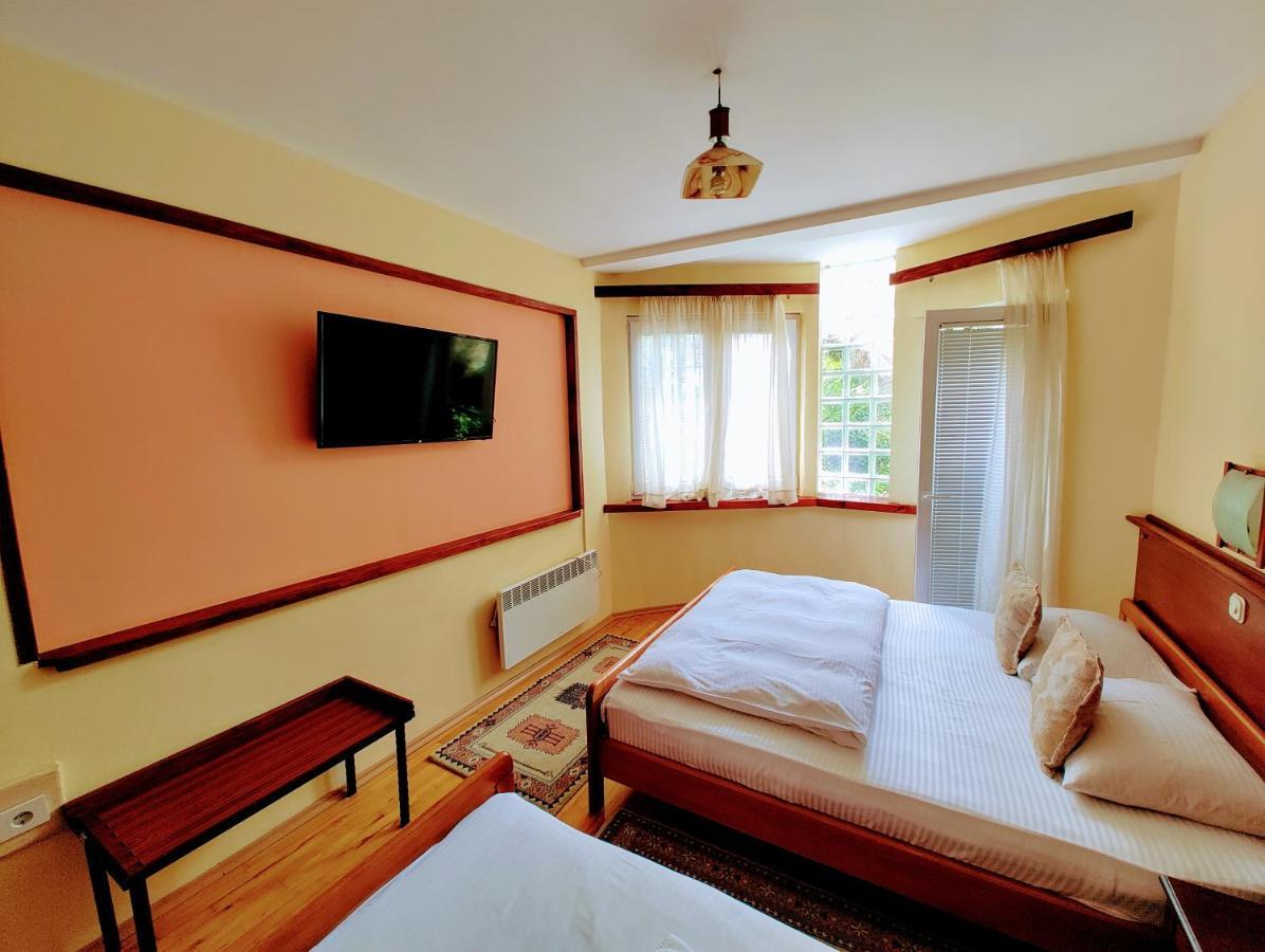 Hotel Kapistec Szkopje Kültér fotó
